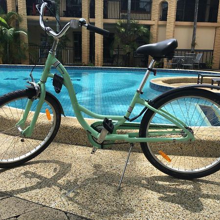 Oasis Inn Apartments Cairns Bagian luar foto