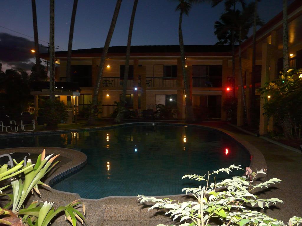 Oasis Inn Apartments Cairns Bagian luar foto