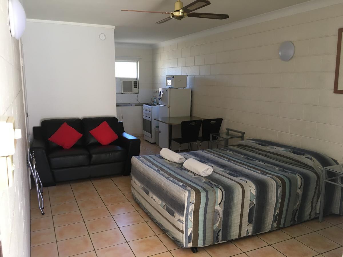 Oasis Inn Apartments Cairns Bagian luar foto