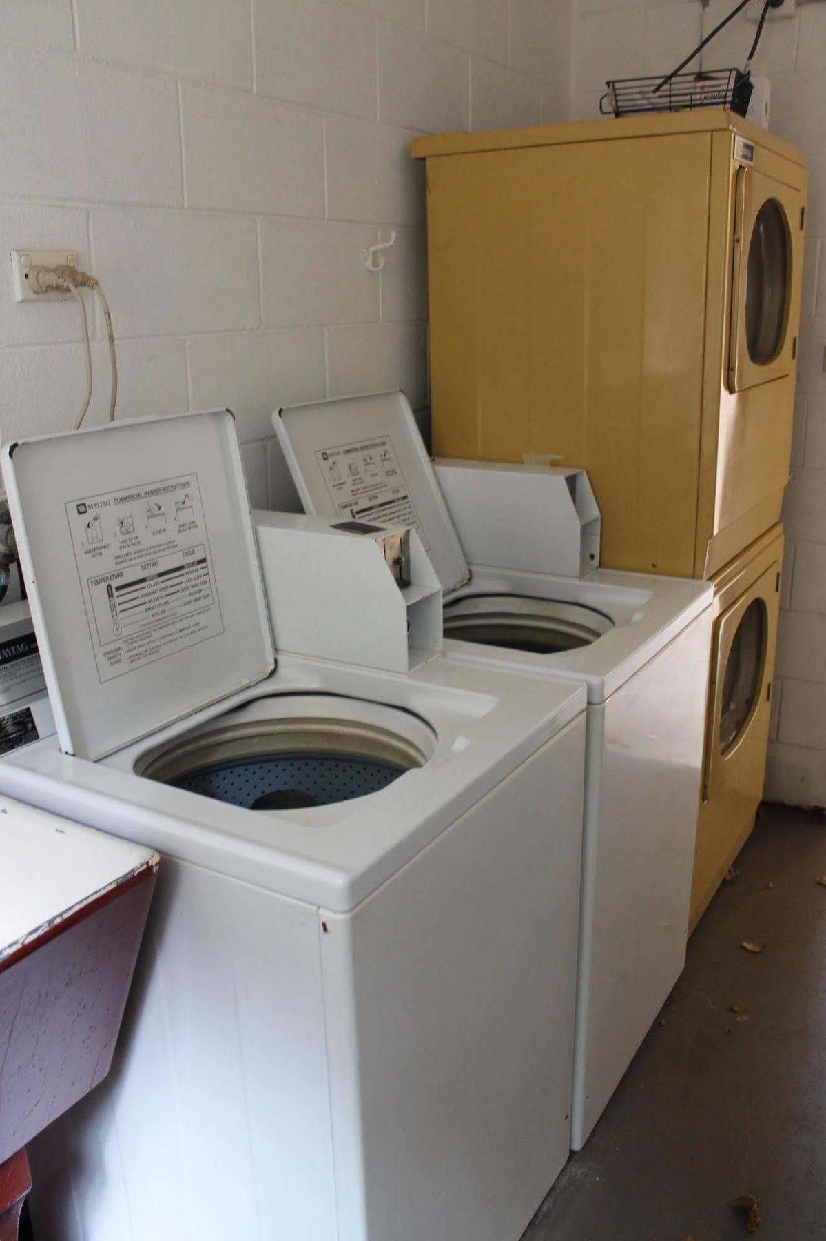 Oasis Inn Apartments Cairns Bagian luar foto