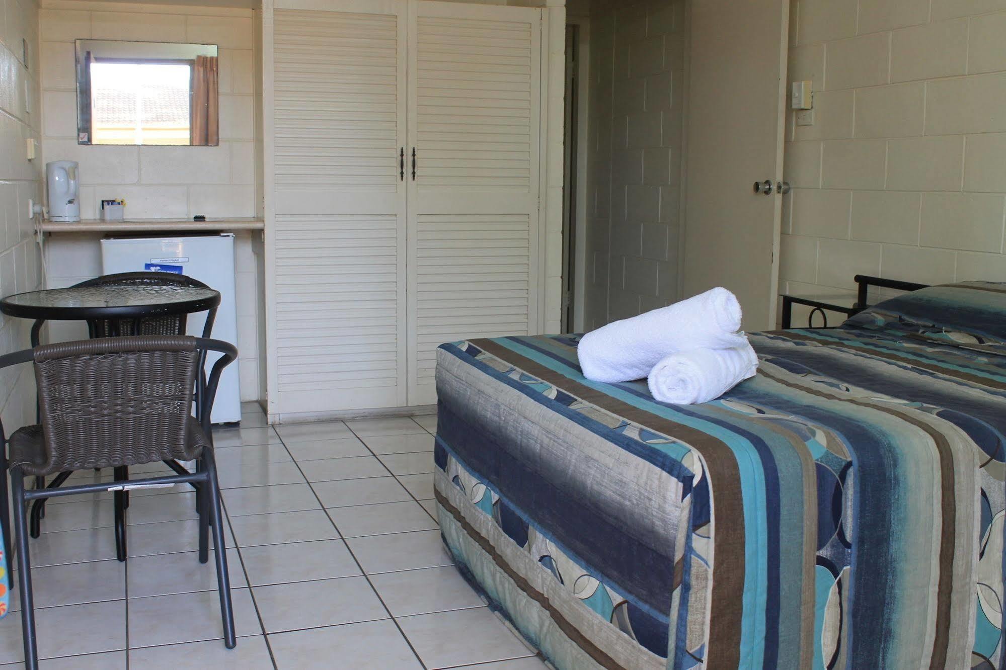 Oasis Inn Apartments Cairns Bagian luar foto