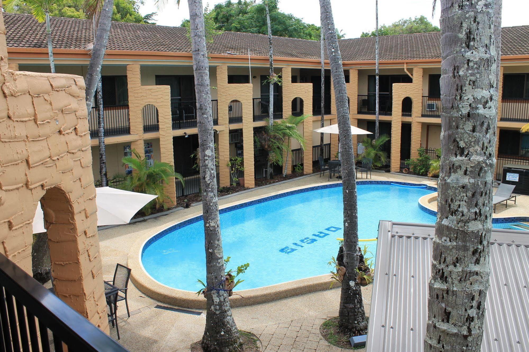Oasis Inn Apartments Cairns Bagian luar foto