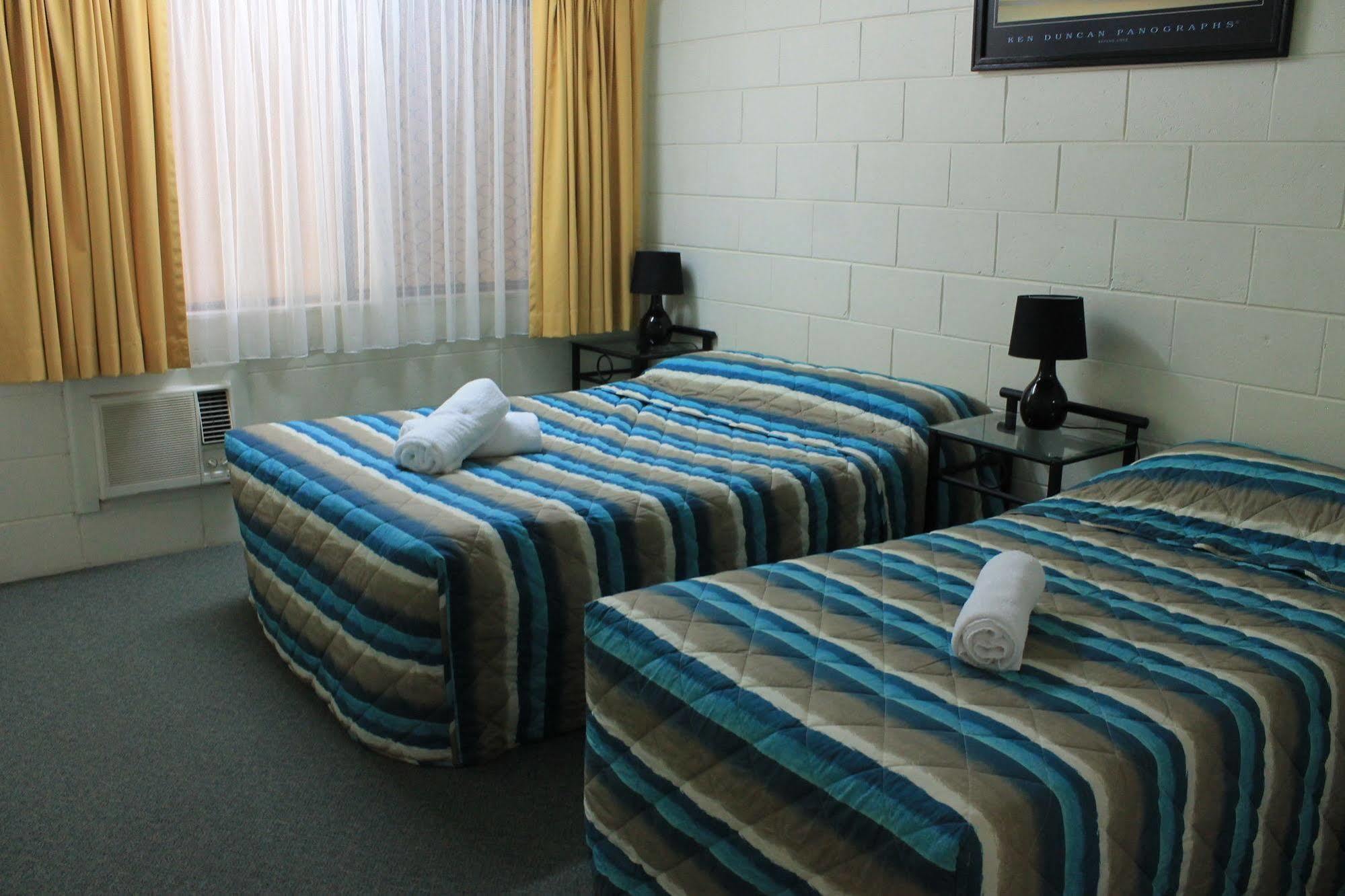 Oasis Inn Apartments Cairns Bagian luar foto