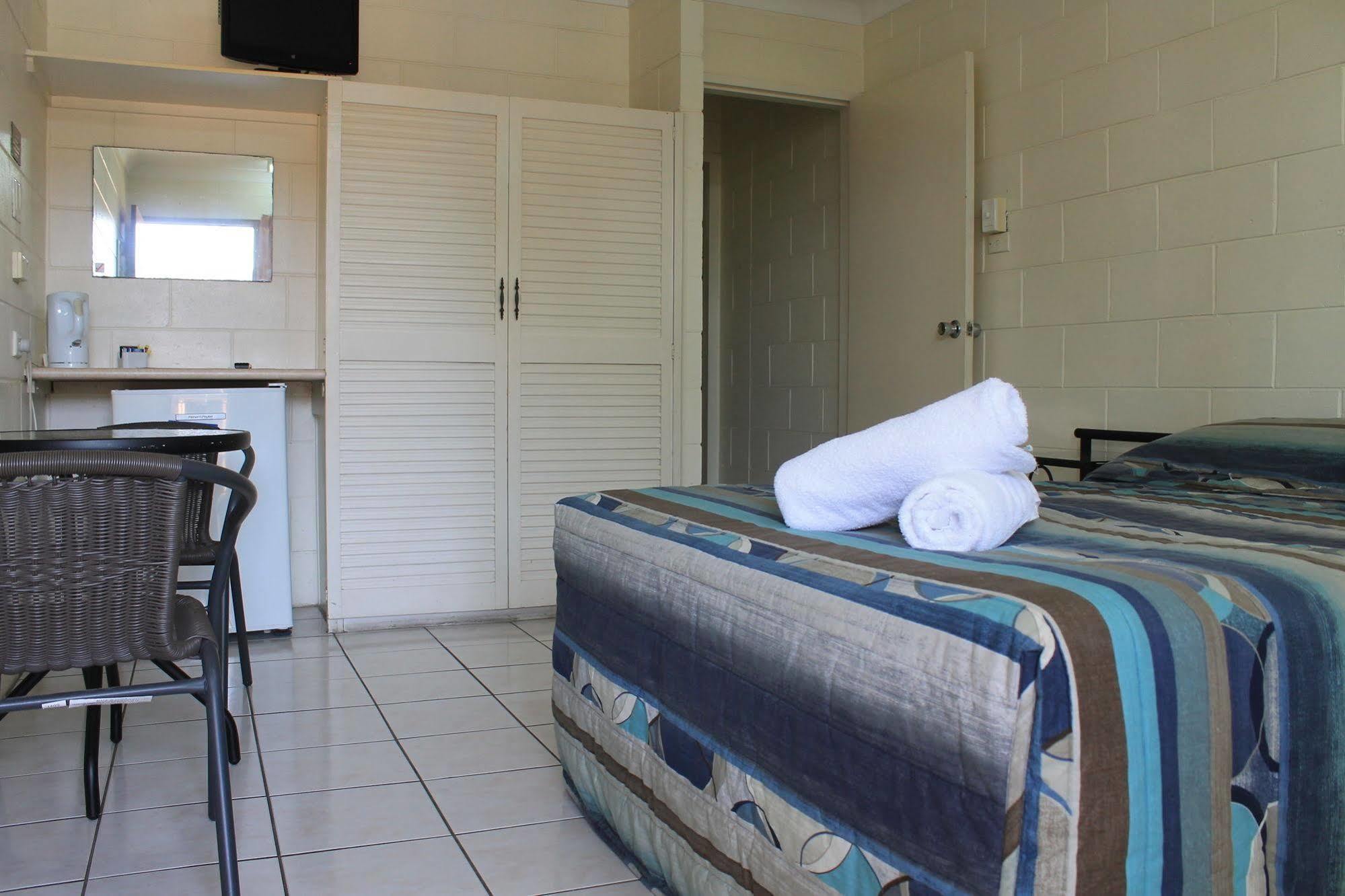 Oasis Inn Apartments Cairns Bagian luar foto