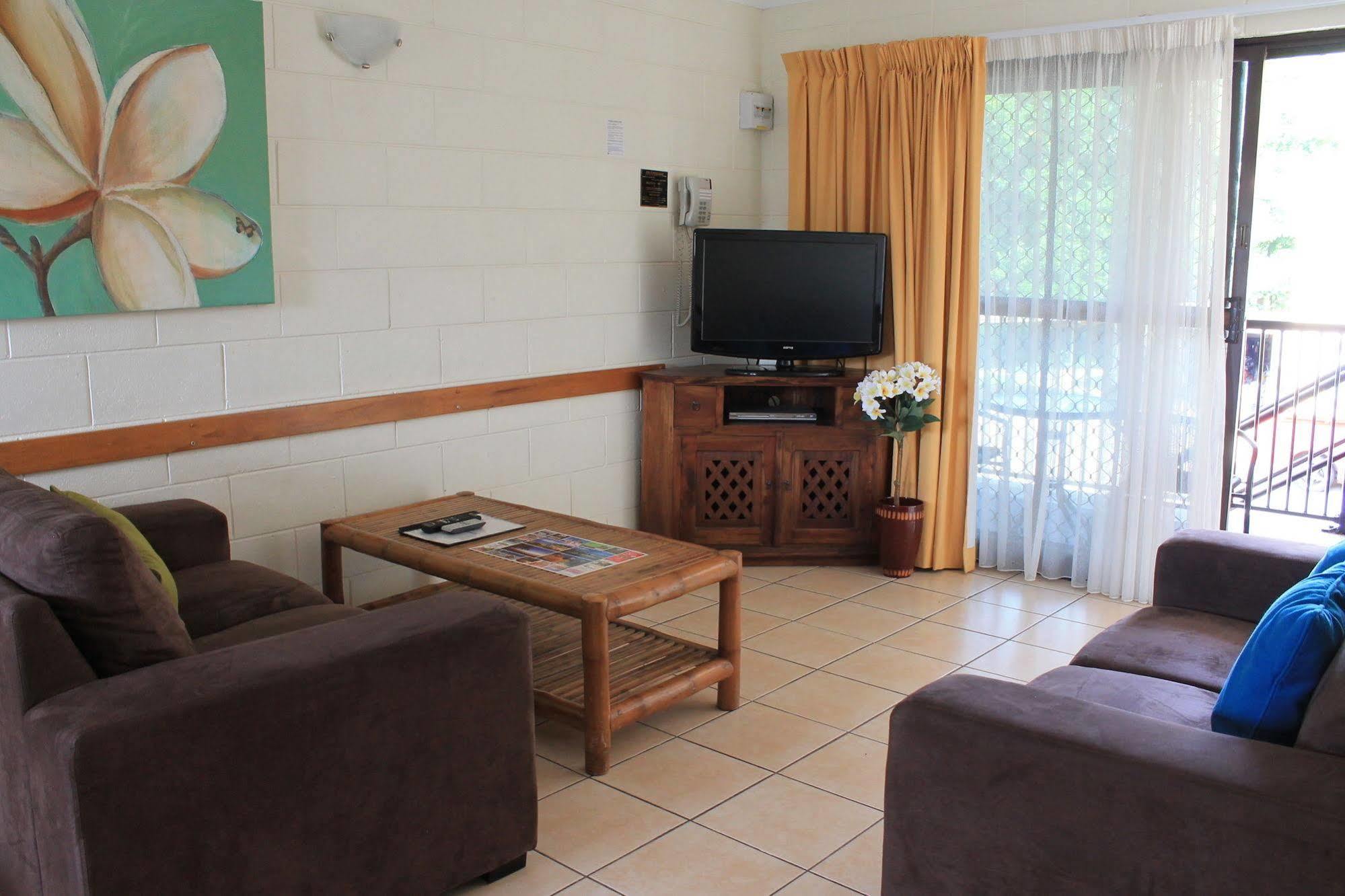 Oasis Inn Apartments Cairns Bagian luar foto