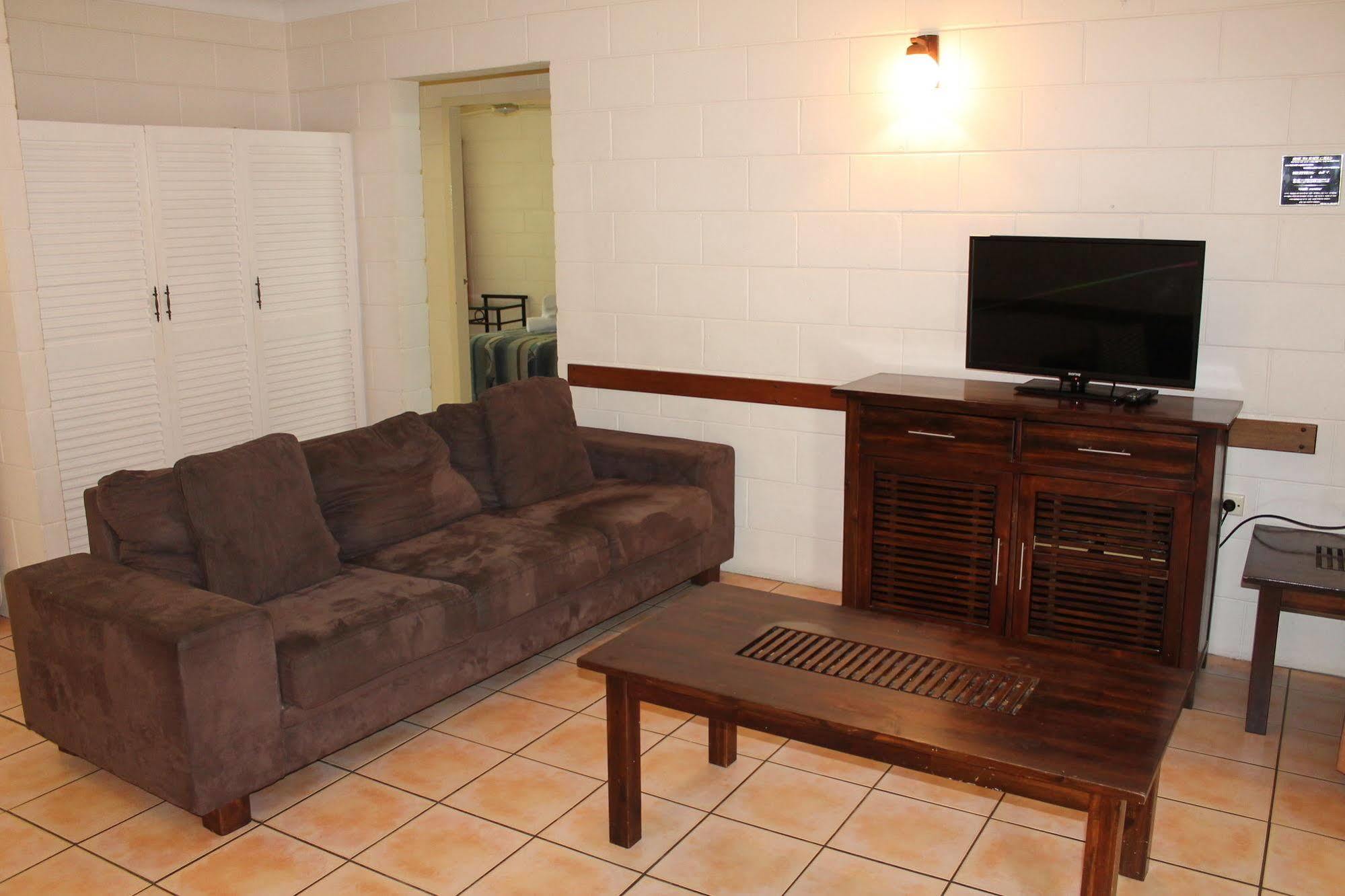 Oasis Inn Apartments Cairns Bagian luar foto