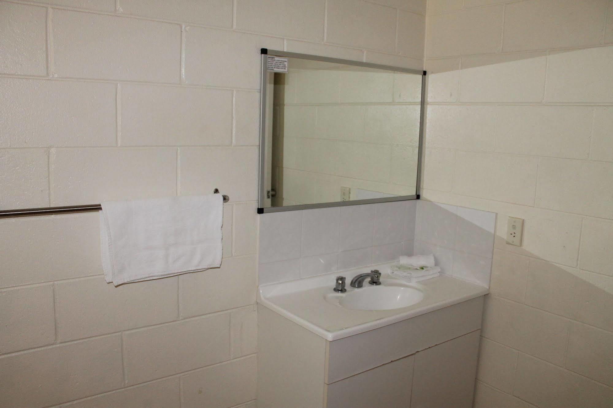 Oasis Inn Apartments Cairns Bagian luar foto