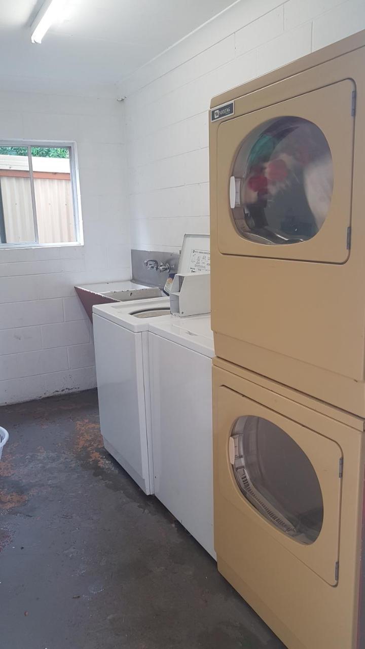 Oasis Inn Apartments Cairns Bagian luar foto
