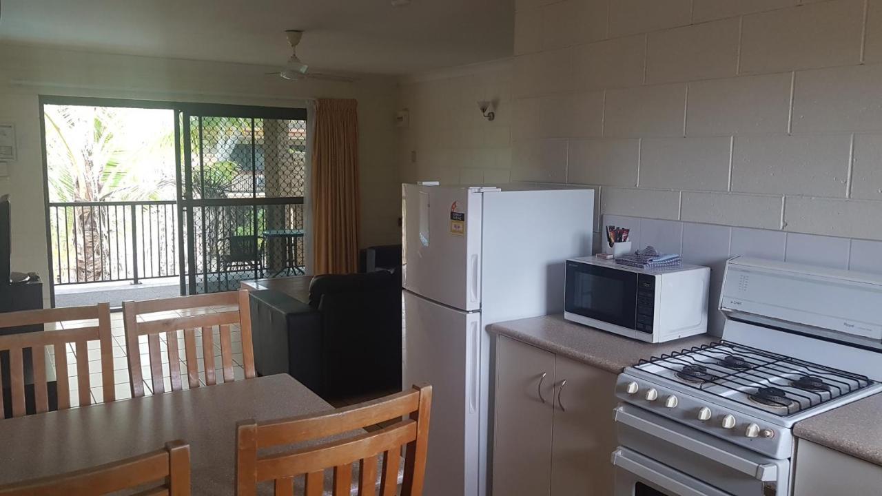Oasis Inn Apartments Cairns Bagian luar foto