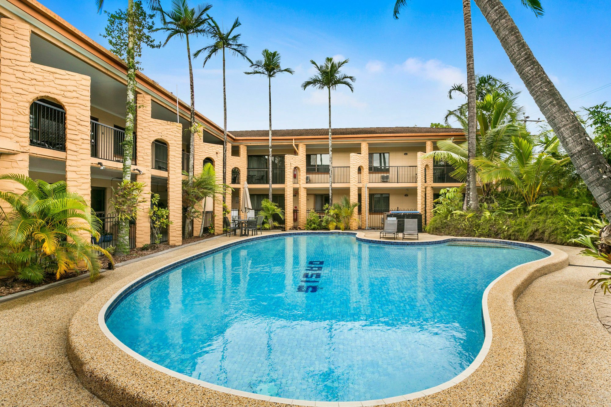 Oasis Inn Apartments Cairns Bagian luar foto