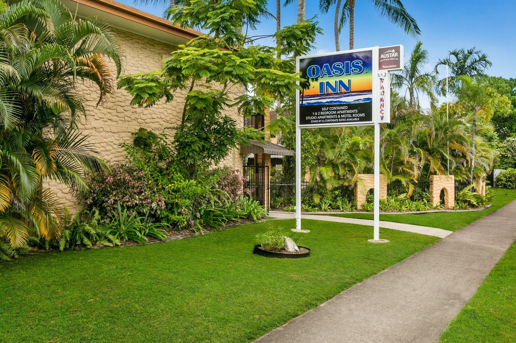 Oasis Inn Apartments Cairns Bagian luar foto